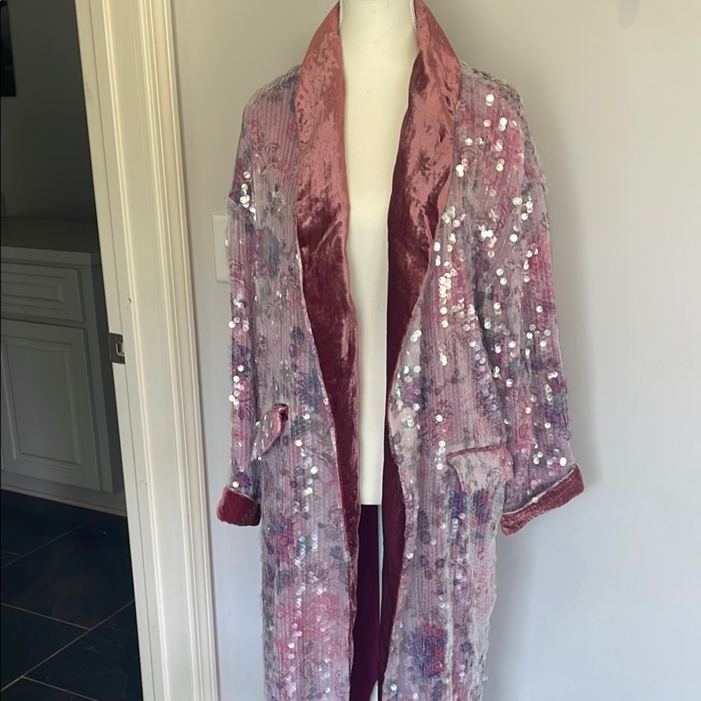 Elegant Pink Sequin Robe